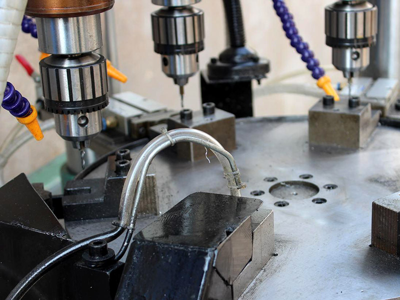 鉆攻機(jī)攻絲要不要加油?